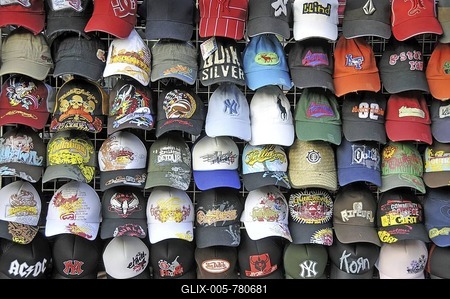 Mass-produced baseball caps sold on Khao San Road, Bangkok, Thailand, Southeast Asia-stock-foto