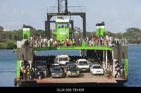 Ferry, Mombasa Harbor, Kenya, East Africa-stock-foto