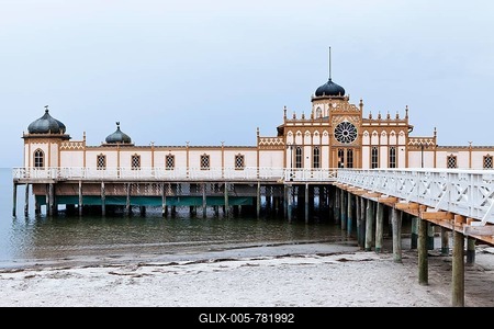 Kallbadhus or cold bath house, built in 1903, on the beach of the Kattegat, Varberg, Sweden-stock-foto