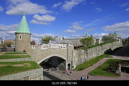 The walls surrounding the historic town centre of Quebec City, Quebec, Canada-stock-foto