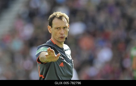 FIFA football association referee Florian Meyer, decision-stock-foto