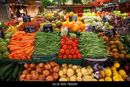 Market stall selling fruit and vegetables, old market halls, Mercat de La Boqueria, also Mercat de Sant Josep, La Rambla, Barcelona, ??Catalonia, Spain-stock-foto