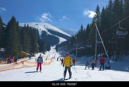 Skiers skiing down the Lukova ski run, Jasna Ski Resort, Lower Tatras, Slovakia-stock-foto