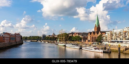 Excursion boats and sailing ship Alexander von Humboldt at the Martinian jetty, Weser promenade, Schlachte, Old Town, Weser, Hanseatic City of Bremen, Germany-stock-foto