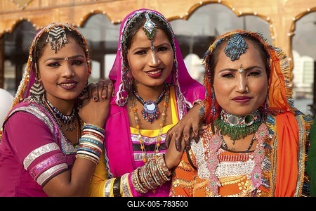 Indian dancers wearing traditional dress, guest workers from Rajasthan in Dubai, United Arab Emirates, Middle East, Asia-stock-foto