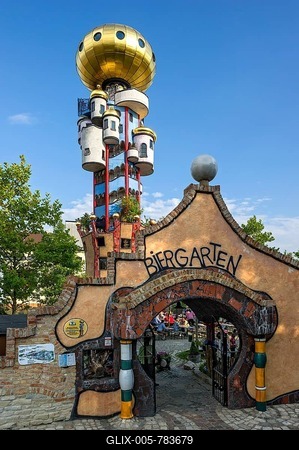 Kuchlbauer Tower, also Hundertwasser Tower by Friedensreich Hundertwasser and Peter Pelican in the beer garden of the Kuchlbauer brewery, Kuchlbauer's World of Beer, Abensberg, Lower Bavaria, Bavaria, Germany-stock-foto