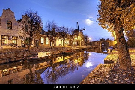 Canals in the village of Sloten, Friesland, The Netherlands, Europe-stock-foto