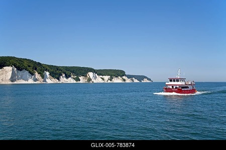 White chalk cliffs near Sassnitz, Ruegen Island, Mecklenburg-Western Pomerania, Germany, Europe-stock-foto