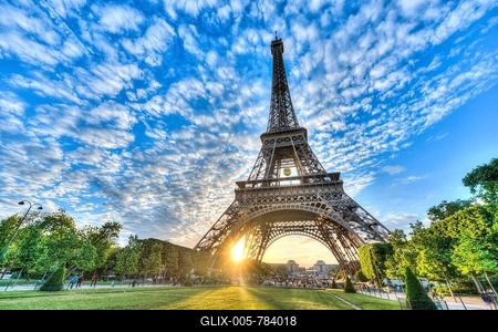 Sunset behind Eiffel Tower, Champ de Mars, Paris, Ile-de-France, France-stock-foto