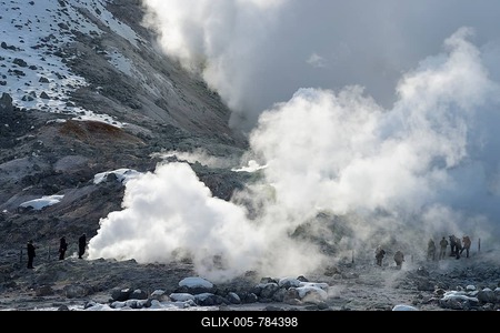 Tourists at the fumaroles, geothermal active region, Kawayu Onsen, Akan-Nationalpark, Hokkaido, Japan-stock-foto