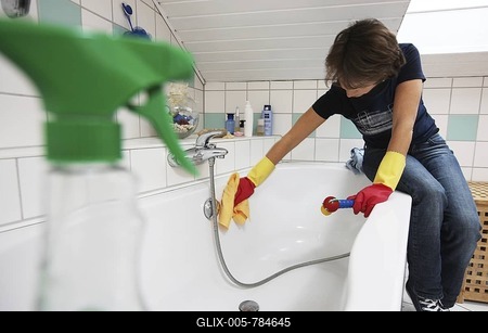 House work, woman cleaning a bathroom-stock-foto
