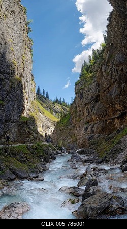 Upper entrance of the Höllentalklamm gorge with the rushing waters of the Hammersbach stream, Hammerbach, Garmisch-Partenkirchen District, Upper Bavaria, Bavaria, Germany-stock-foto