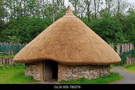 House from the Bronze Age, reconstructed, Irish National Heritage Park, Wexford, County Wexford, Ireland, Europe-stock-foto
