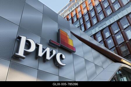 PWC logo on the Eclipse high-rise building, auditing firm PricewaterhouseCoopers AG, Düsseldorf, North Rhine-Westphalia, Germany-stock-foto