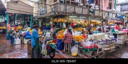 Florist in a sales hall, Flower Market, Bangkok, Thailand-stock-foto