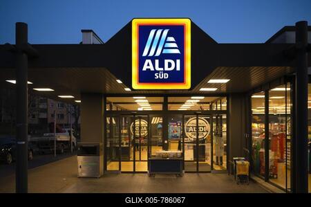 Entrance ALDI Süd, retail chain, grocery shop, logo on sign, blue hour, Stuttgart, Baden-Württemberg, Germany-stock-foto