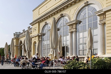 Café, coffee house, gloriette in the gardens of Schloss Schoenbrunn Castle, Vienna, Austria, Europe-stock-foto