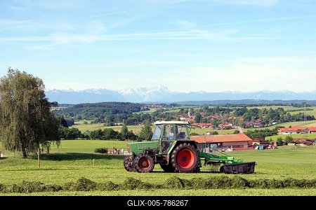 Alps with Zugspitze mountain, as seen from Ludwigshoehe near Kleindingharting, Strasslach-Dingharting, Upper Bavaria, Bavaria, Germany, Europe-stock-foto