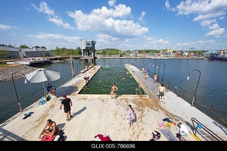 Harbour swimming pool in Jubileumsparken or public swimming pool in the river Göta älv, Jubileumsparken, Frihamnen, Gothenburg, Västra Götalands län, Sweden-stock-foto