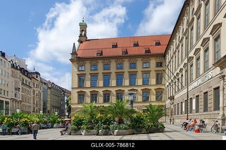 Old Academy, pedestrians, Neuhauser Strasse, Munich, Upper Bavaria, Bavaria, Germany-stock-foto
