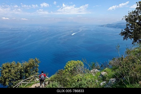 Hiker on the way to Villa Jovis, Sorrento Coast, Island of Capri, Gulf of Naples, Campania, Italy-stock-foto