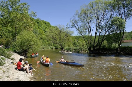 Canoe tour, canoe trip near Dollnstein in the Altmuehltal valley, Upper Bavaria, Germany, Europe-stock-foto