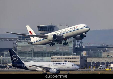 Frankfurt Airport, Fraport, Boeing 787 aircraft, Dreamliner, of the airline Air China during take-off, Frankfurt am Main, Hesse, Germany-stock-foto