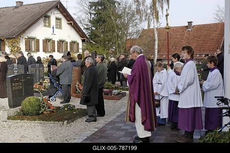 All Saints' Day, Gelting Cemetery in the town of Geretsried, Upper Bavaria, Germany, Europe-stock-foto