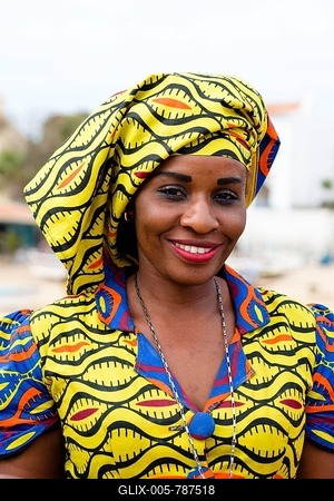 Senegalese woman in colorful dress, portrait, Dakar, Senegal-stock-foto
