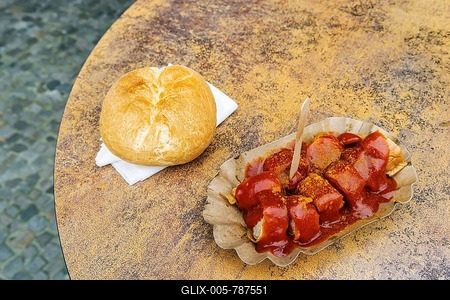 Konnopke's Imbissbuden, cult snack stand in Berlin's Prenzlauer Berg district. Konnopke's is considered the first snack stand in East Berlin, where the currywurst was introduced in 1960, Berlin, Germany-stock-foto