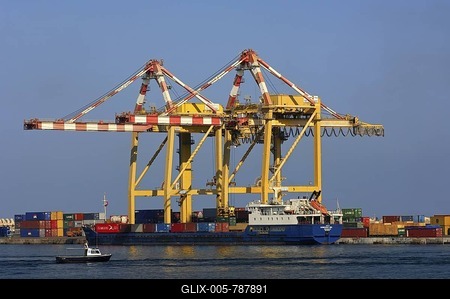 Container ship in the port of Muscat, Sultanate of Oman, Middle East-stock-foto