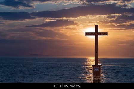 King Ludwig II memorial cross in Lake Starnberg, Berg, Upper Bavaria, Bavaria, Germany-stock-foto