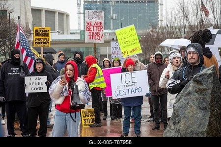 Detroit, Michigan USA - 10 January 2026 - Activists rally to protest the killing of Renee Nichole Good in Minneapolis by a federal immigration agent-stock-foto