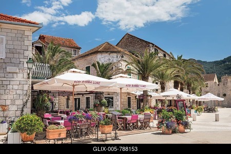 Restaurants and street cafes in the old town of Stari Grad, Hvar Island, Dalmatia, Croatia-stock-foto