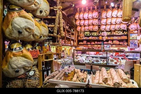 Shop window Prosciutteria, delicatessen with typical ham specialties, Parma, Emilia-Romagna, Italy-stock-foto