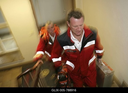 DEU Germany : Rescue paramedics ambulance fire service. Training situation. |-stock-foto