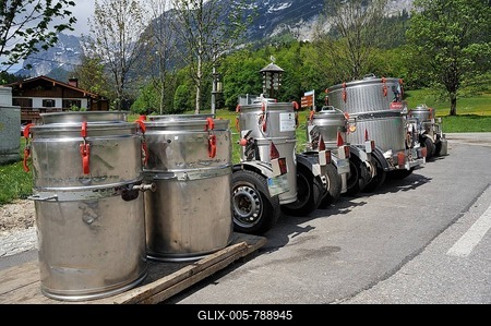 Refrigerated containers of fresh milk placed at a certain spot to be picked up, Binden Kreuz, Ramsau, Upper Bavaria, Bavaria, Germany, Europe-stock-foto