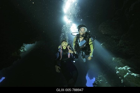 Children scuba diving in the Red Sea, Zabargad (St. John's Island), Egypt, North Africa-stock-foto