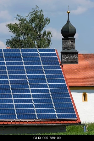Photovoltaic system, solar power station on the roof of a farm building near Plattling, Lower Bavaria, Bavaria, Germany, Europe-stock-foto