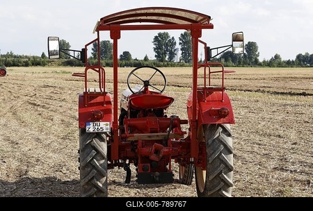 Vintage tractor in a field, porsche diesel, Angermunder Treckerfreunde, Duesseldorf, North Rhine-Westphalia, Germany, Europe-stock-foto