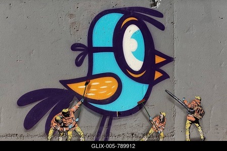 Mural, bird gets cleaned by men, Belgian street art artists Bué and Jaune, The Crystal Ship Festival 2018, Ostend, Flanders, Belgium-stock-foto