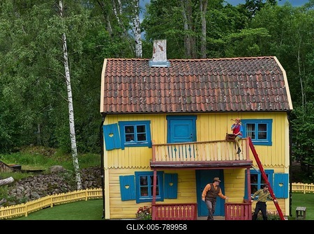 Villa Villekulla, scene from the children's book "Pippi Longstocking" by children's author Astrid Lindgren, Astrid Lindgren's World World theme park, Vimmerby, Smaland, Sweden-stock-foto