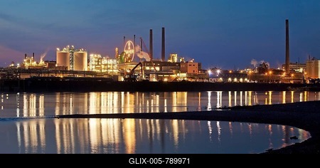 Bayer AG, Chemiewerk on the Rhine, blue hour, Leverkusen, North Rhine-Westphalia, Germany-stock-foto
