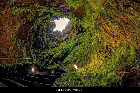 Inside the volcanic vent Algar do carvao Azores Terceira Portugal-stock-foto