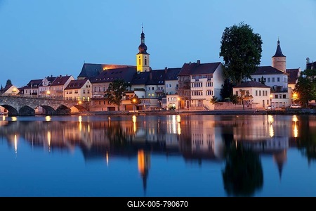 View over the river Main with the church of St. John and Falter Tower, Kitzingen, Lower Franconia, Franconia, Bavaria, Germany-stock-foto