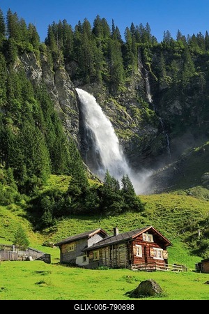 Stäubifall, 100 m, Alp Äsch, Uri, Switzerland-stock-foto