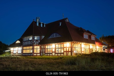 Spa hotel, Blue Hour, Zingst, Fischland-Darß-Zingst, Mecklenburg-Western Pomerania, Germany-stock-foto