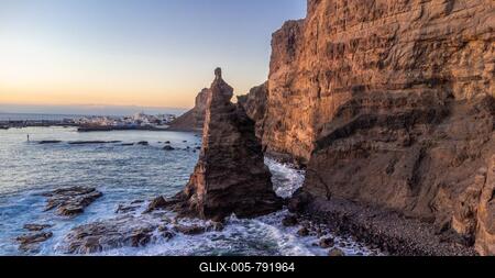 Aerial view of the cliffs and coast of Agaete at summer sunset in Gran Canaria. Spain-stock-foto