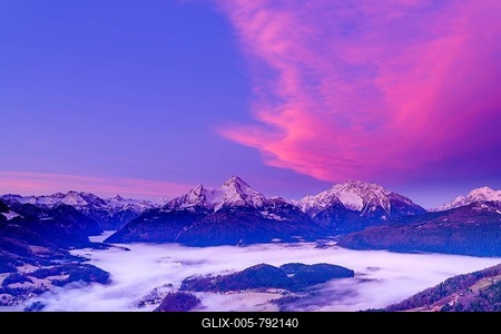 Fog in the valley basin of Berchtesgaden, behind the Steinerne Meer, Watzmann, Hochkalter and Reiteralpe, dawn, winter landscape, Berchtesgaden, Schönau am Königssee, Berchtesgadener Land, Upper Bavaria, Bavaria, Germany-stock-foto