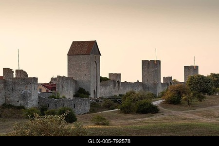 Medieval city wall with defensive towers, Unesco World Heritage Site, Visby, Gotland Island, Sweden-stock-foto